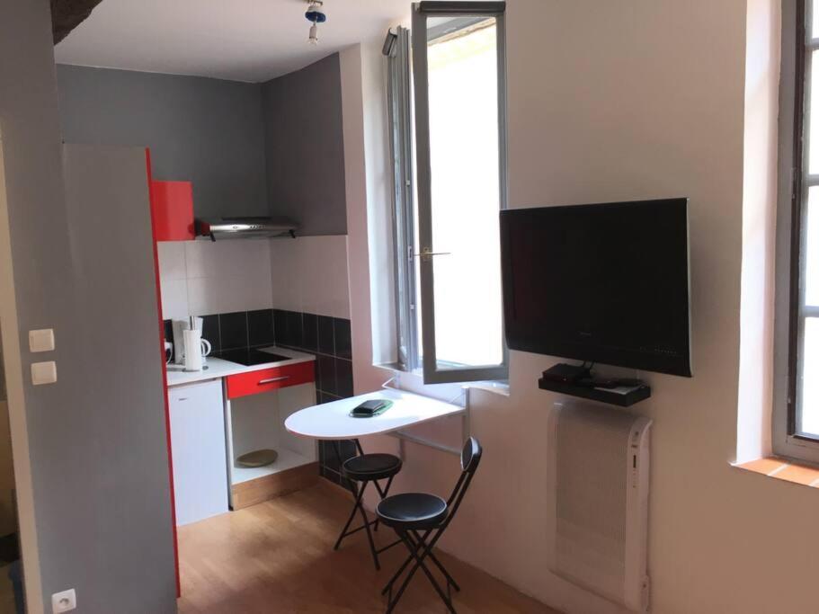 Jolie Studio Dans Le Centre Historique De Narbonne Apartment Exterior foto